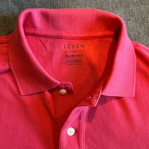 Coral pique polo. Slim fit